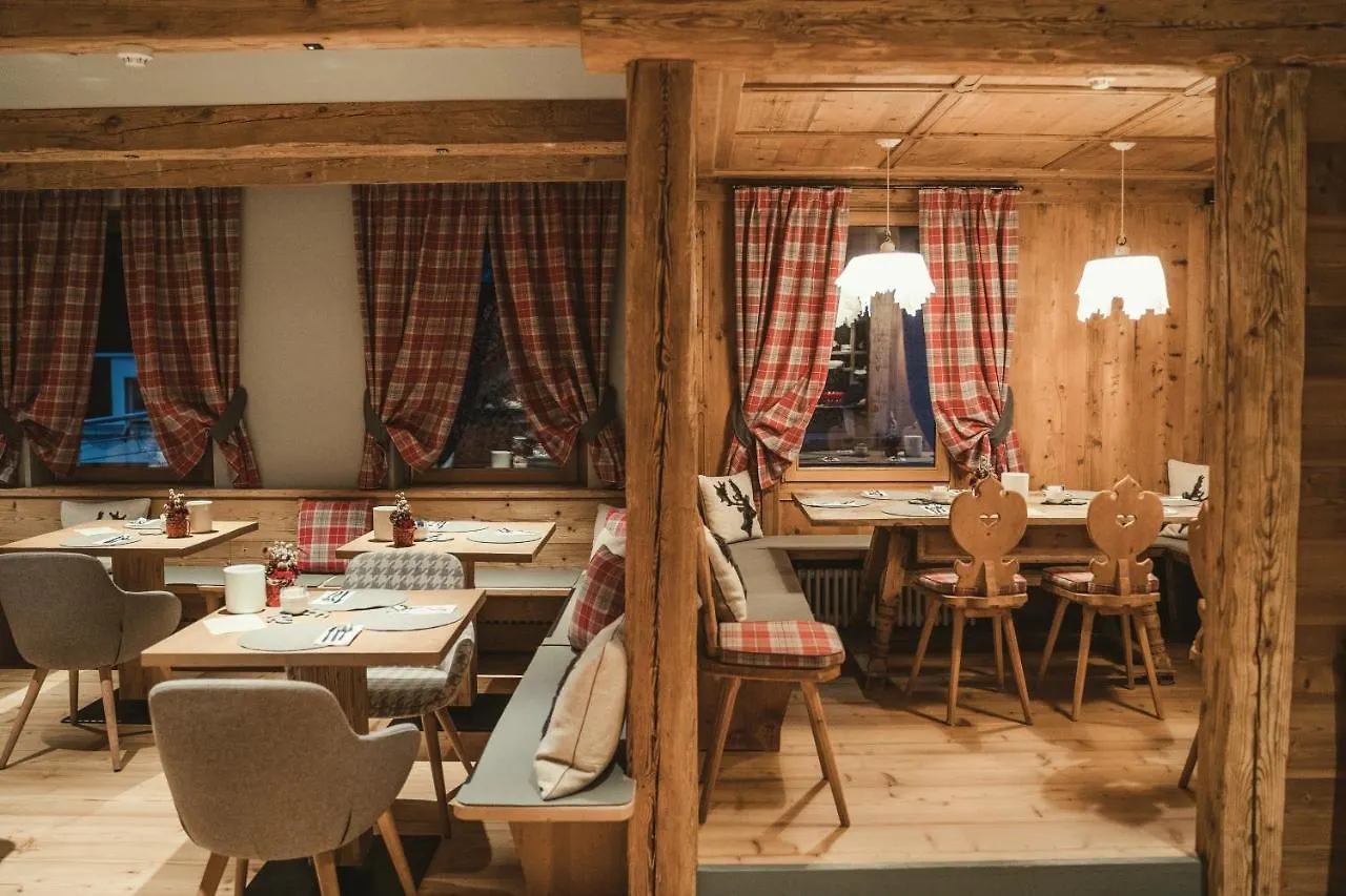 Fiori Dolomites Experience Hotel San Vito di Cadore 3*,